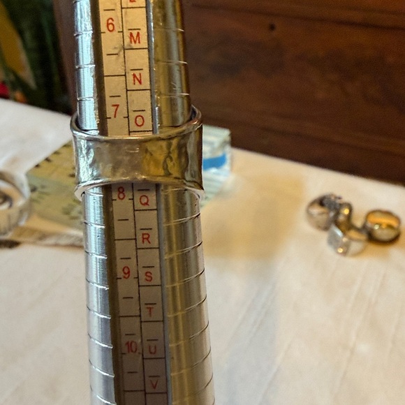 Silpada Vintage Sterling Silver Ring with Garnet Stones - Picture 4 of 8